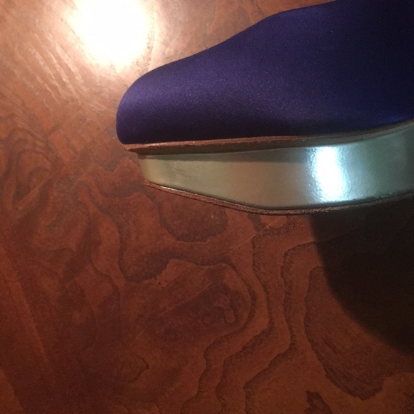 Bcbg Pump - Picture 5 of 8